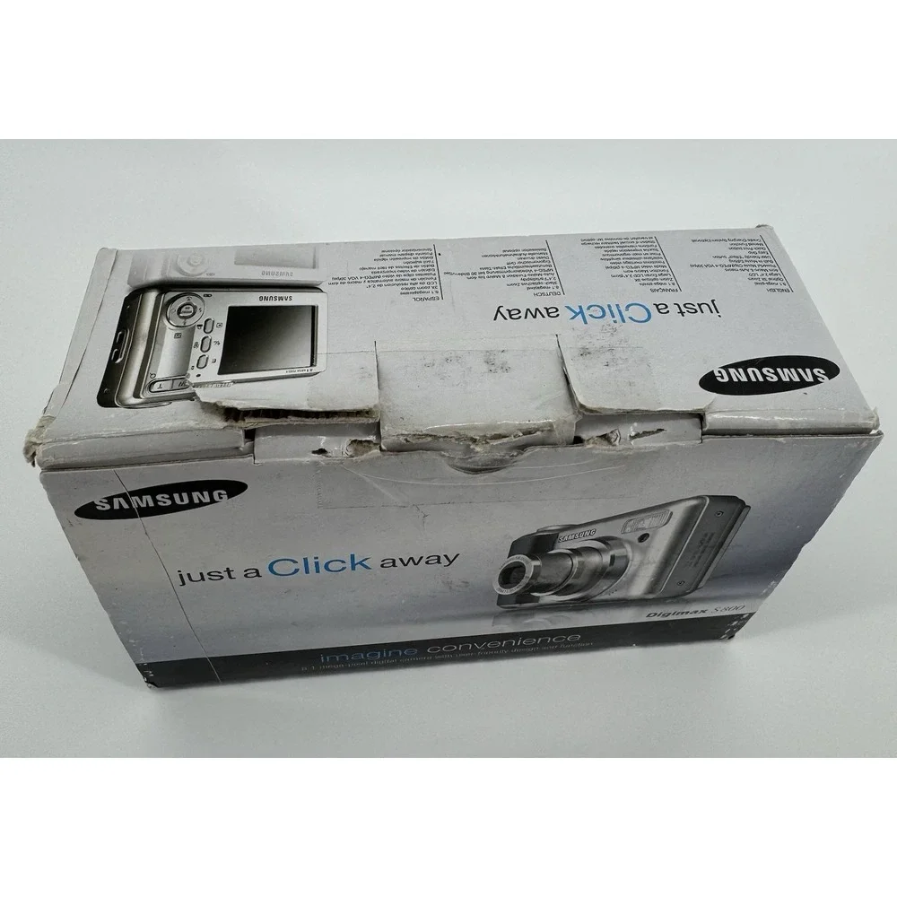Samsung Digimax S800 8.1 Mega Pixels Digital Camera Silver Point in Original Box